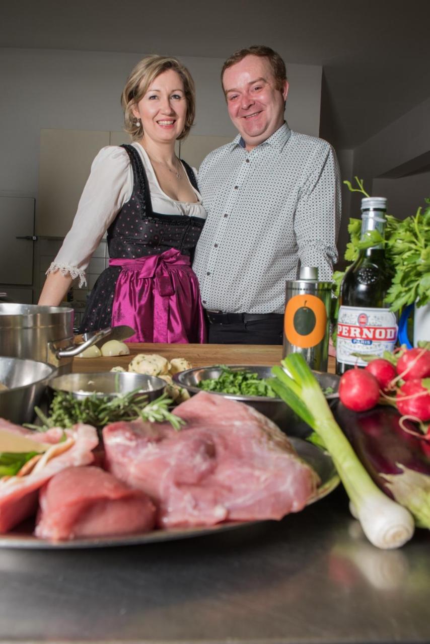Gasthof Pension Auzinger Meggenhofen ภายนอก รูปภาพ